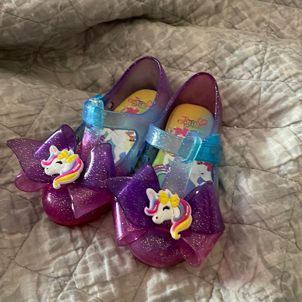 Jojo siwa unicorn toddler girl sandals in size 7